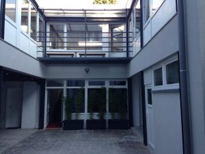 La cour d'entrée