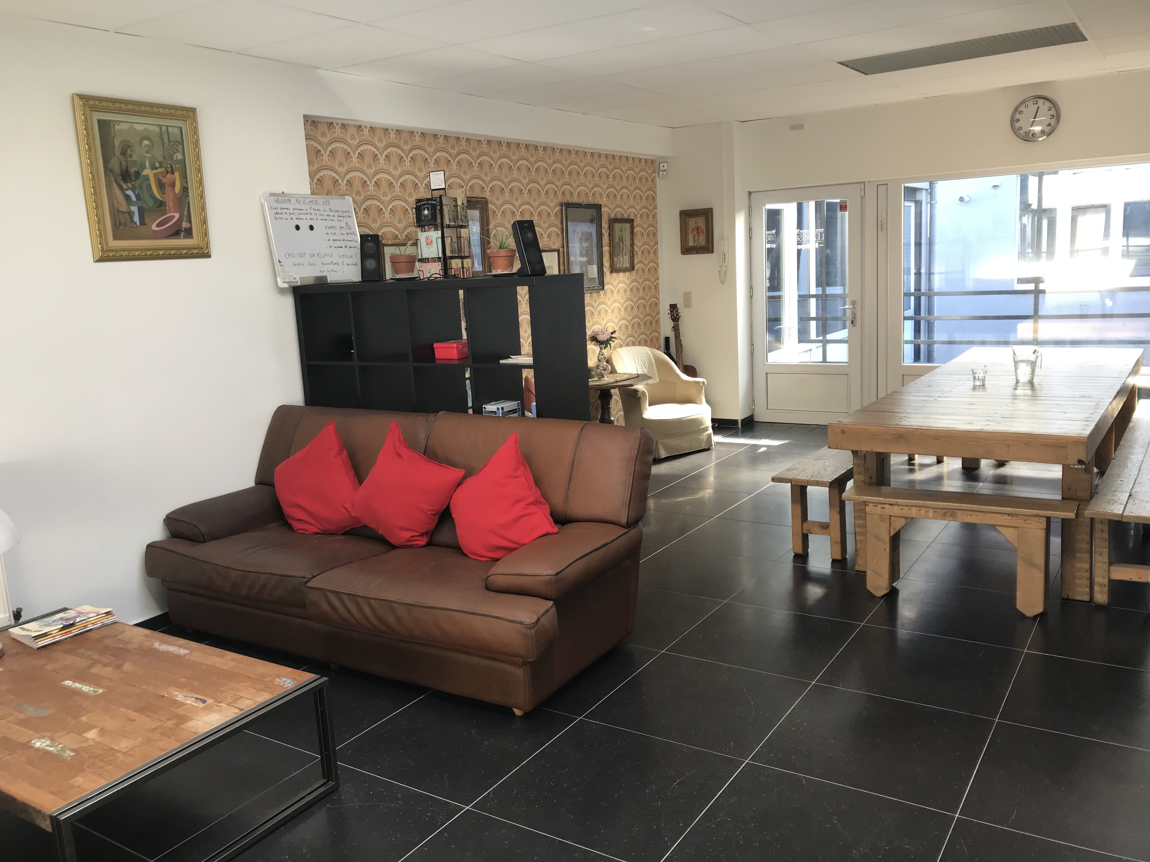 Espace détente : foyer salon et salle à manger